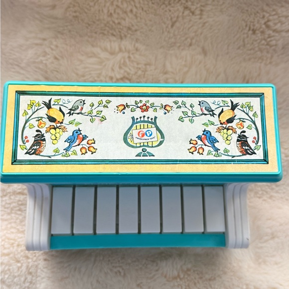 Vintage Fisher-Price Change-A-Tune Piano 3 Tunes Collectible - Picture 5 of 5